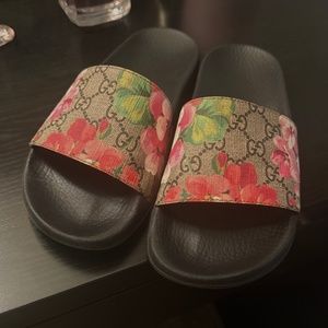 Gucci Blossom Slides